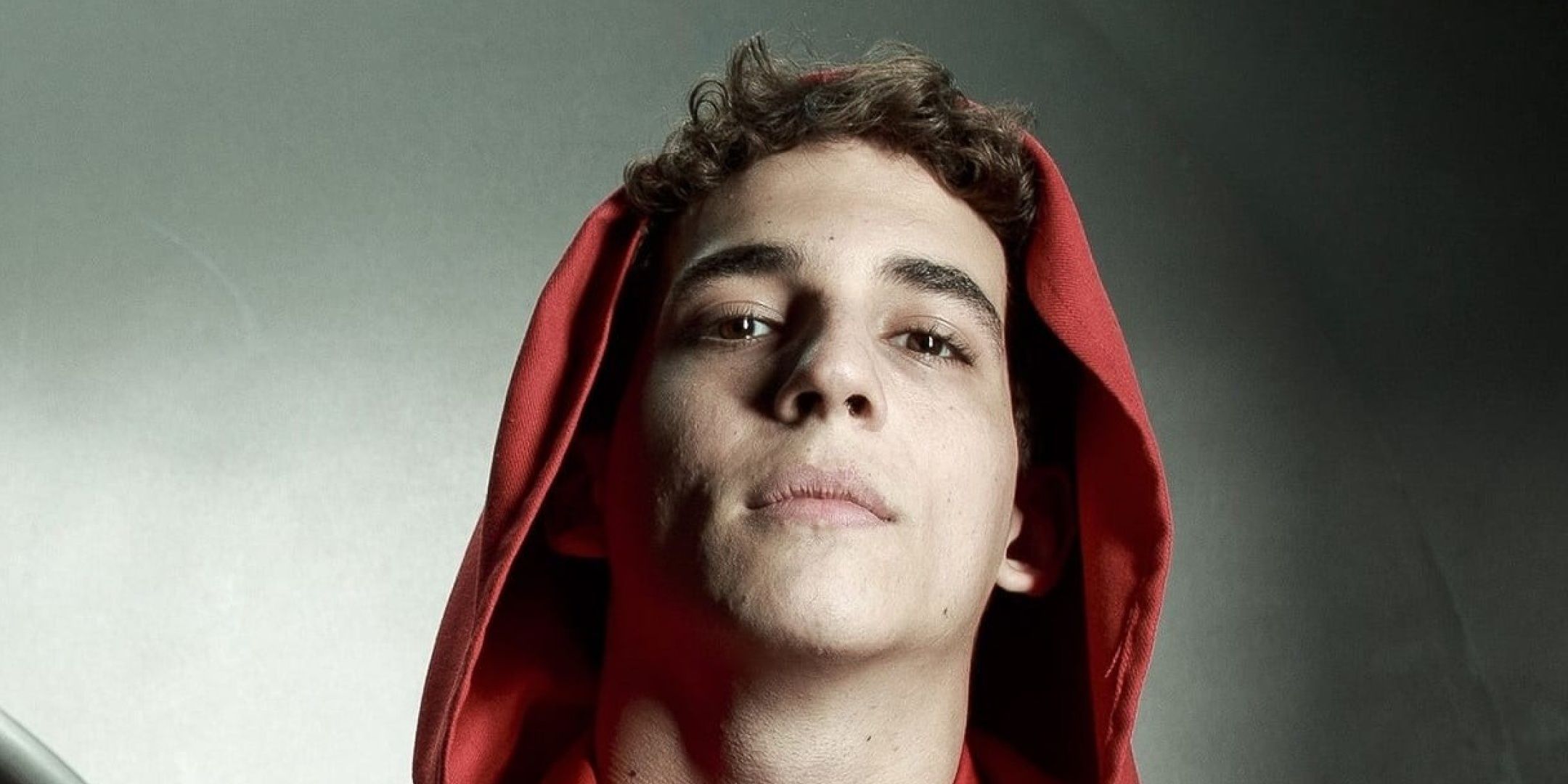Río in a promotional image for Money Heist