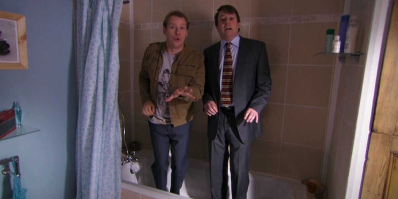 Mark and Jez speak to the camera in Peep Show