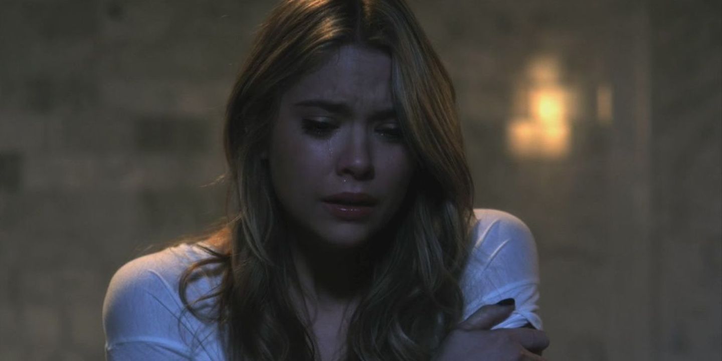 Hanna crying on Pretty Little Liars