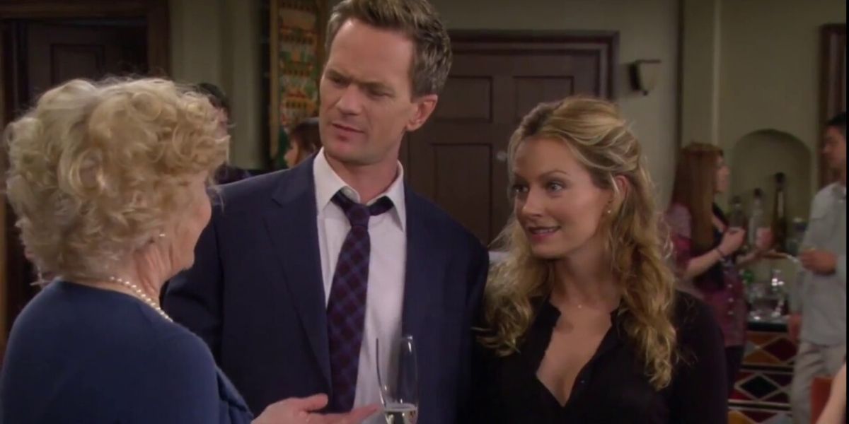 Barney and Quinn in How I Met Your Mother