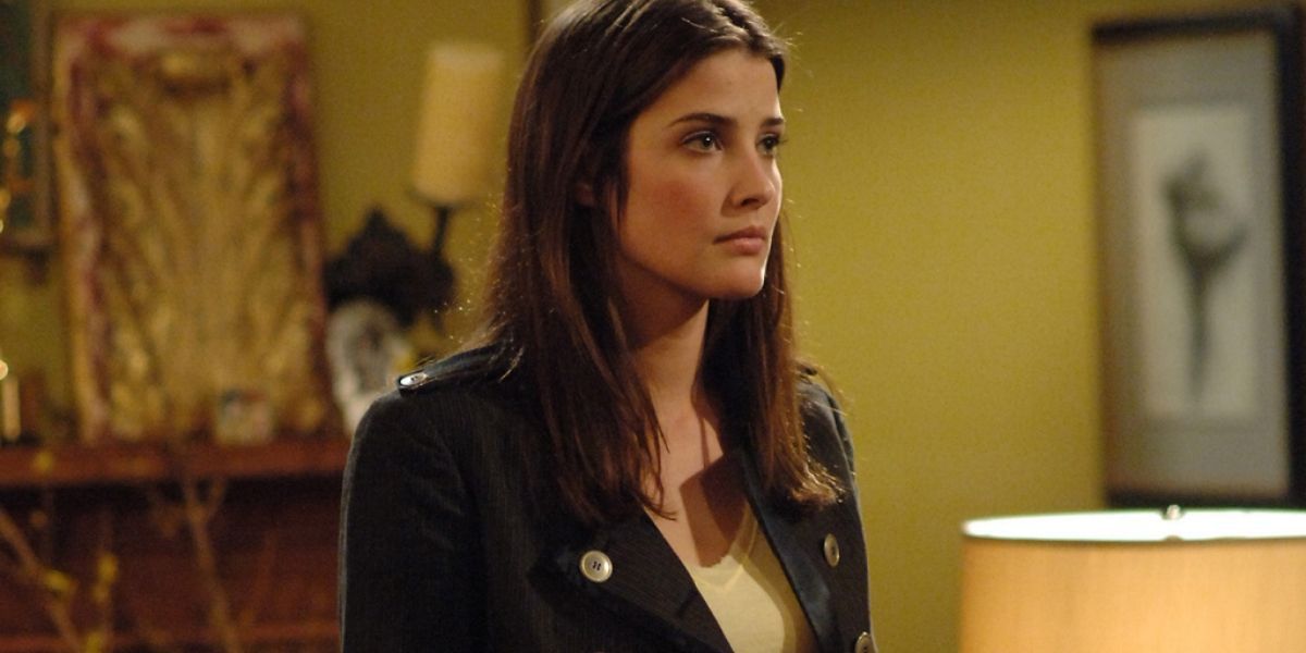 Robin looking serious in her apartment in How I Met Your Mother