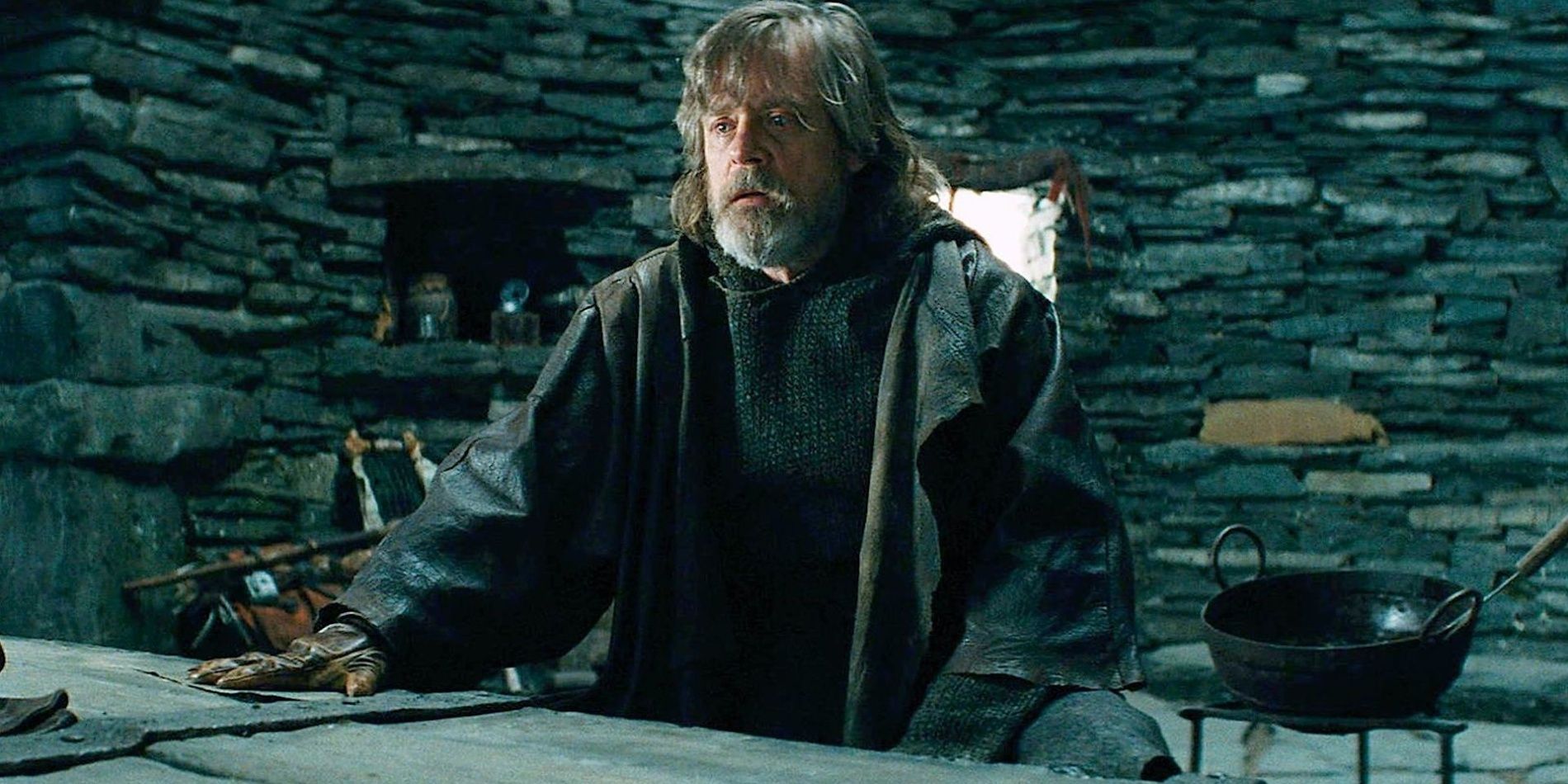 Star Wars The Last Jedi Deleted Scene Luke Skywalker Mourns Han Solo On Ahch-To