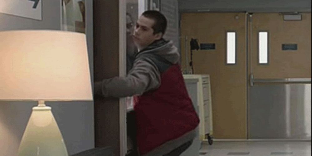 Stiles VS The Vending Machine In Teen Wolf Season 2
