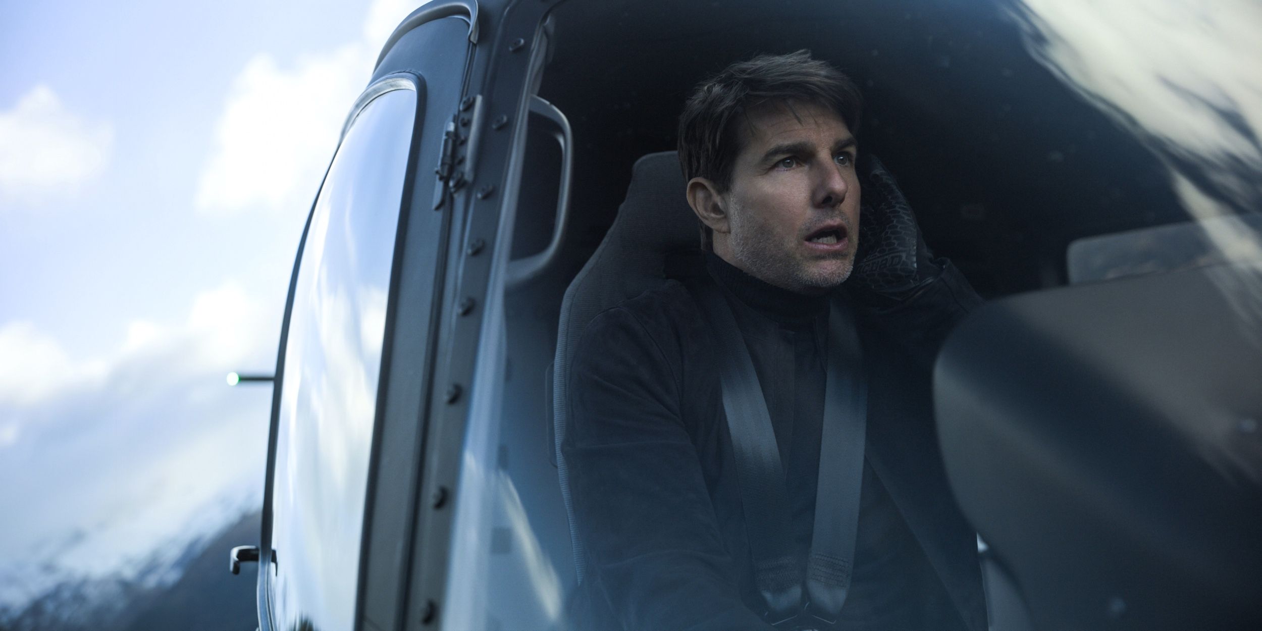Tom Cruise in the Mission Impossible Fallout helicopter scene
