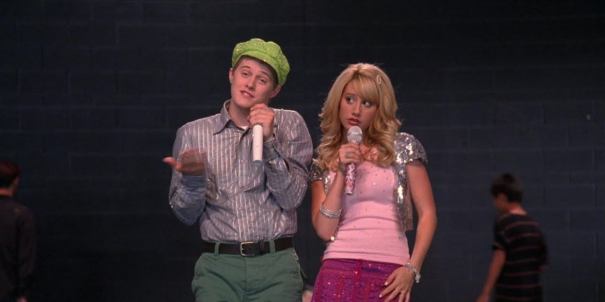 Sharpay and Ryan sing in High School Musical