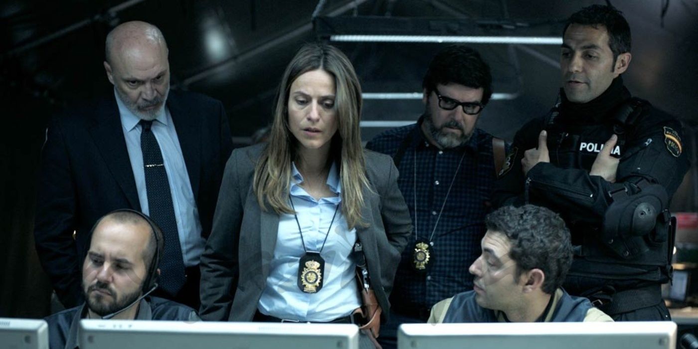 Inspector Raquel updates the press about the Royal Mint operation in Money Heist 