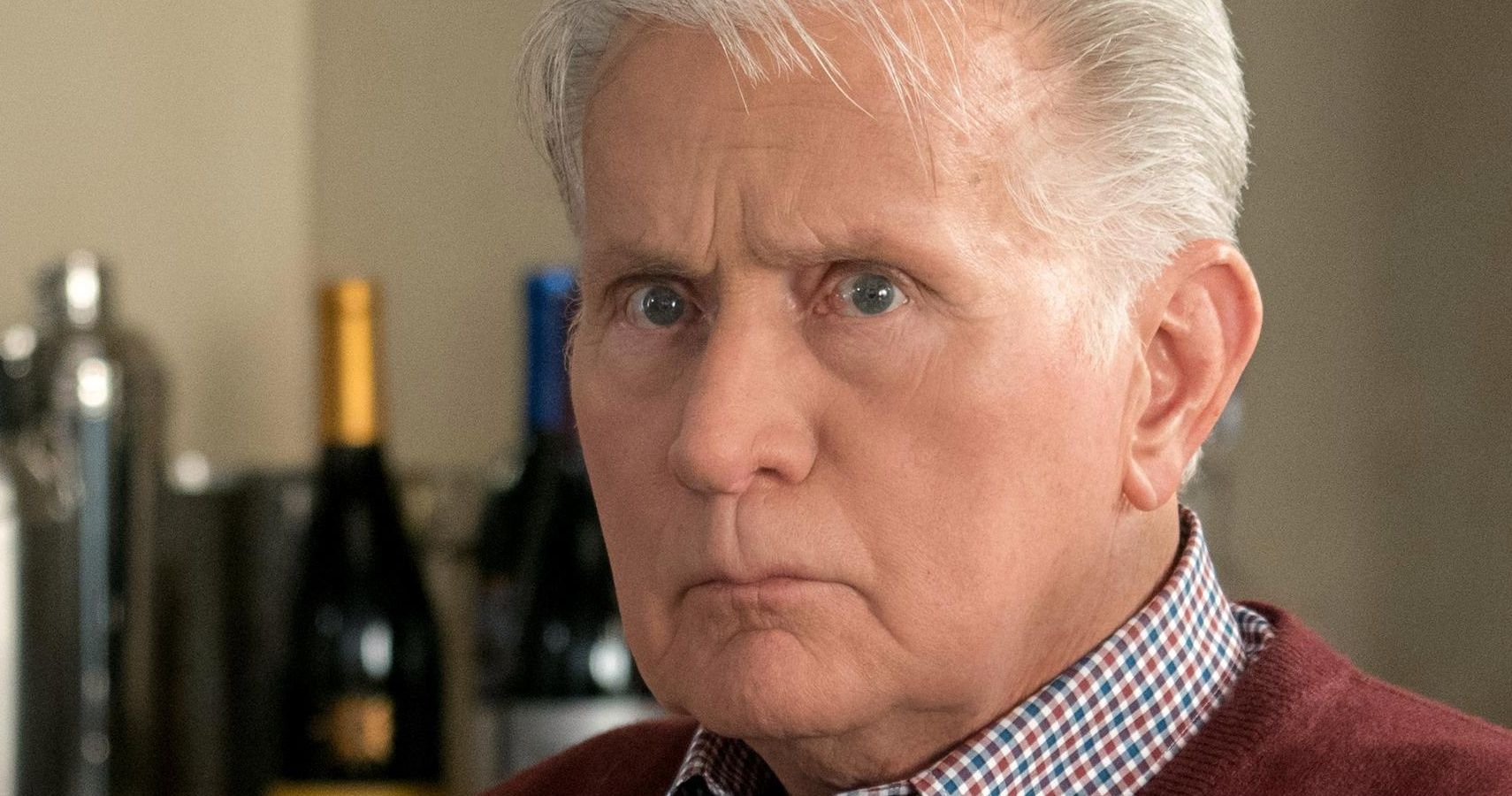 Grace & Frankie: 5 Times We Felt Bad For Robert (& 5 Times We Hated Him)