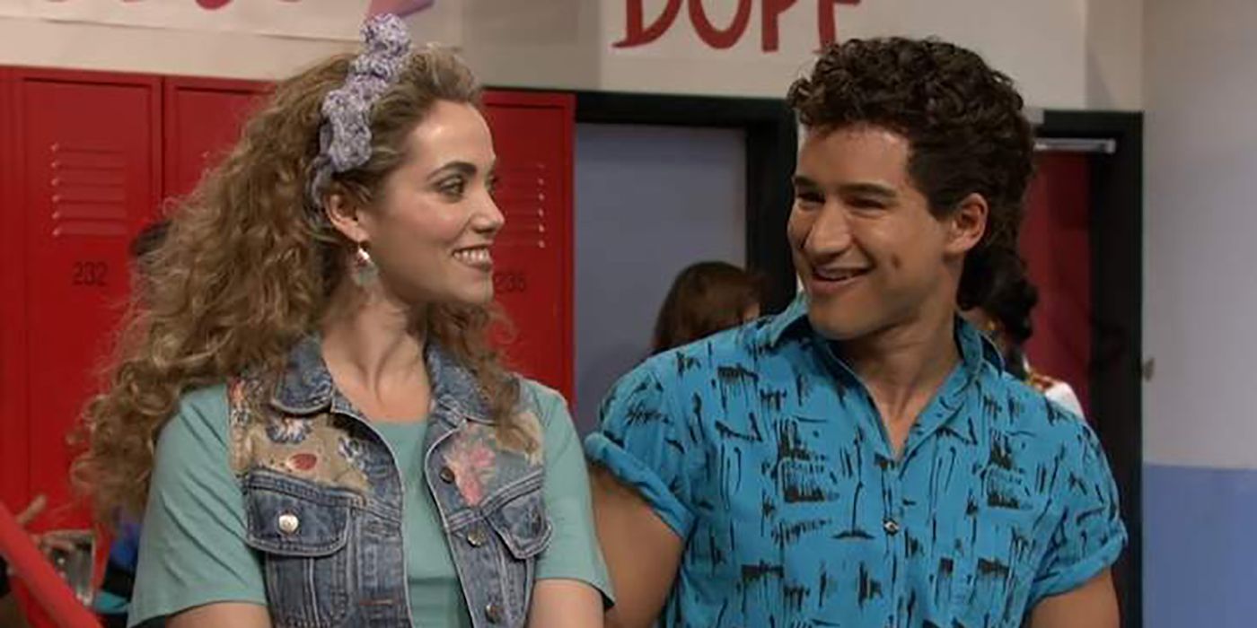 Jessie and Slater in front of lockers in Saved By The Bell