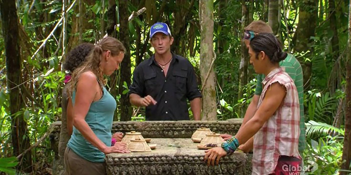 Jeff instructs the players in Survivor