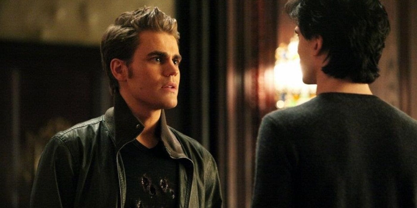 Stefan Salvatore speaking with his brother Damon in The Vampire Diaries
