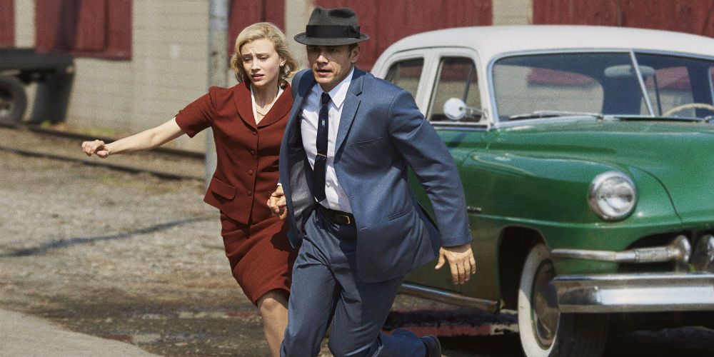 Jake and Sadie running from a car in 11.22.63.