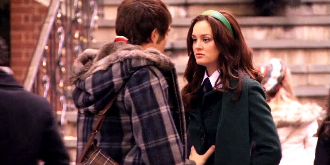 Blair and Chuck talking on the street in NYC in Gossip Girl