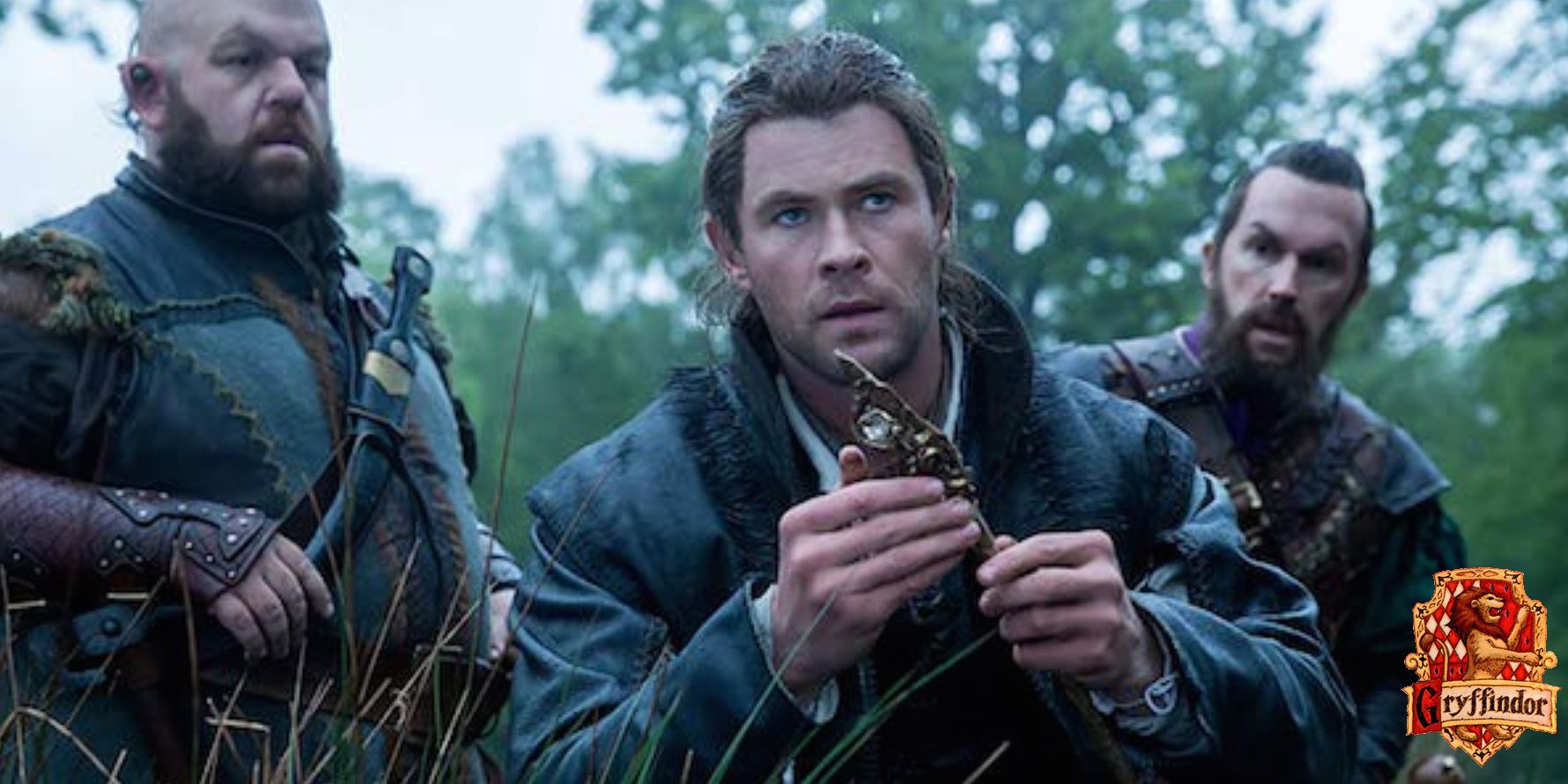 Chris Hemsworth As The Huntsman In Snow White And The Huntsman Gryffindor