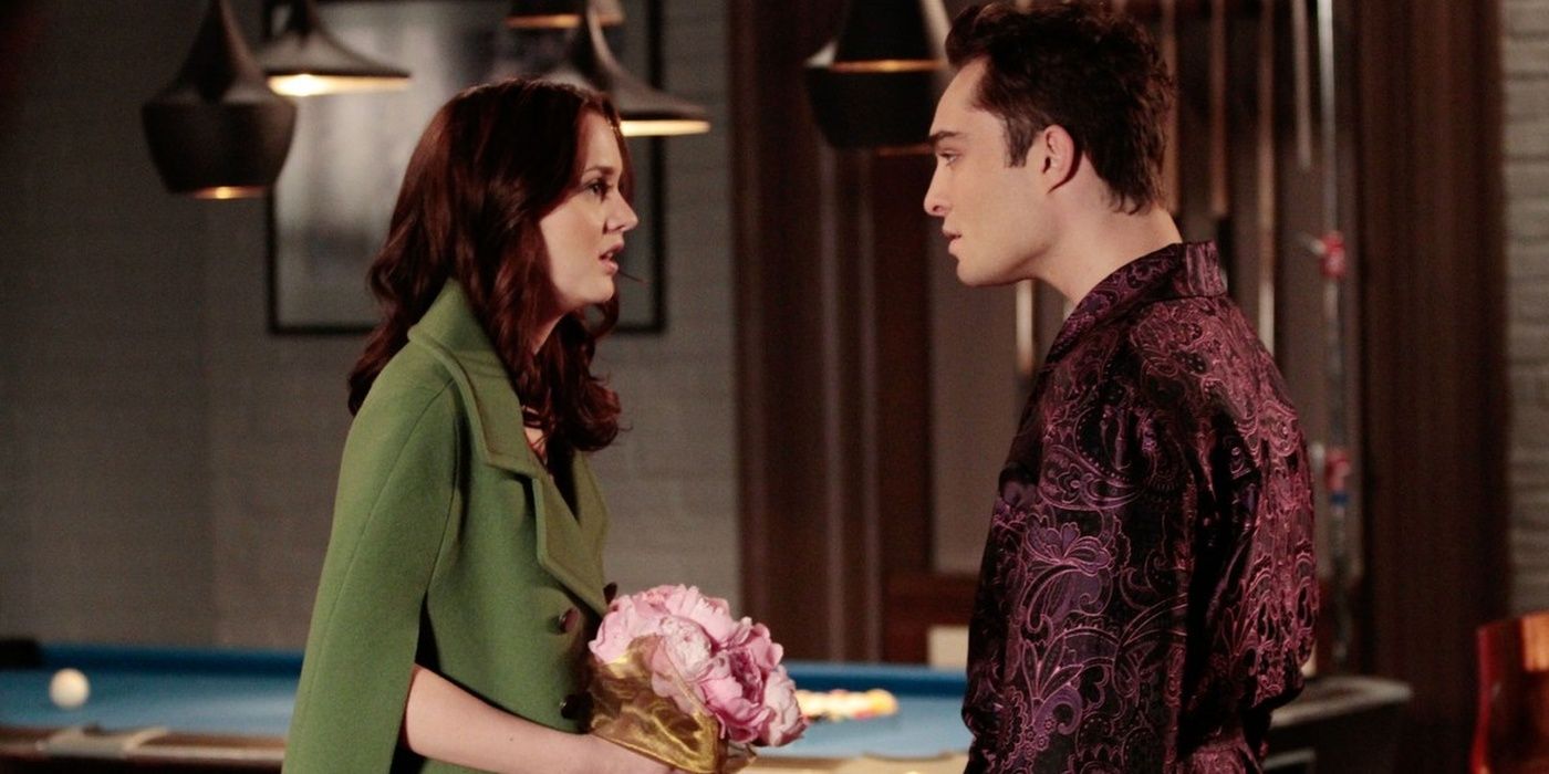 Chuck and Blai talking while Blair holds flowers in Gossip Girl