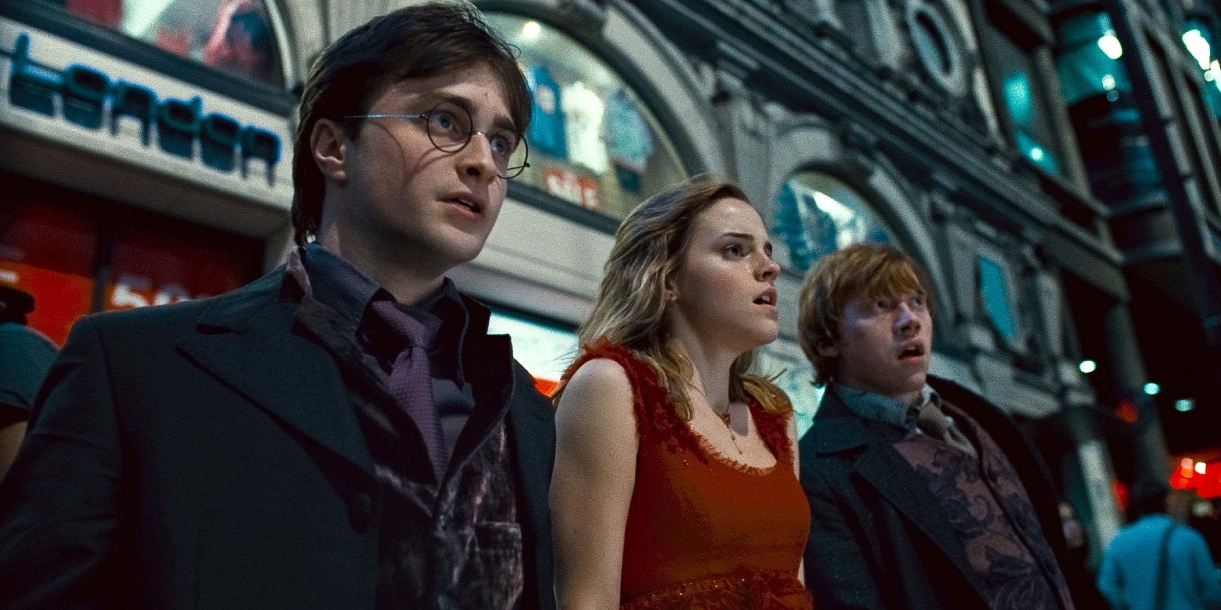 Daniel Radcliffe, Emma Watson e Rupert Grint em Harry Potter e as Relíquias da Morte Parte 1