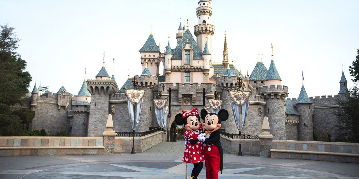 Disneyland Park Mickey and Minnie