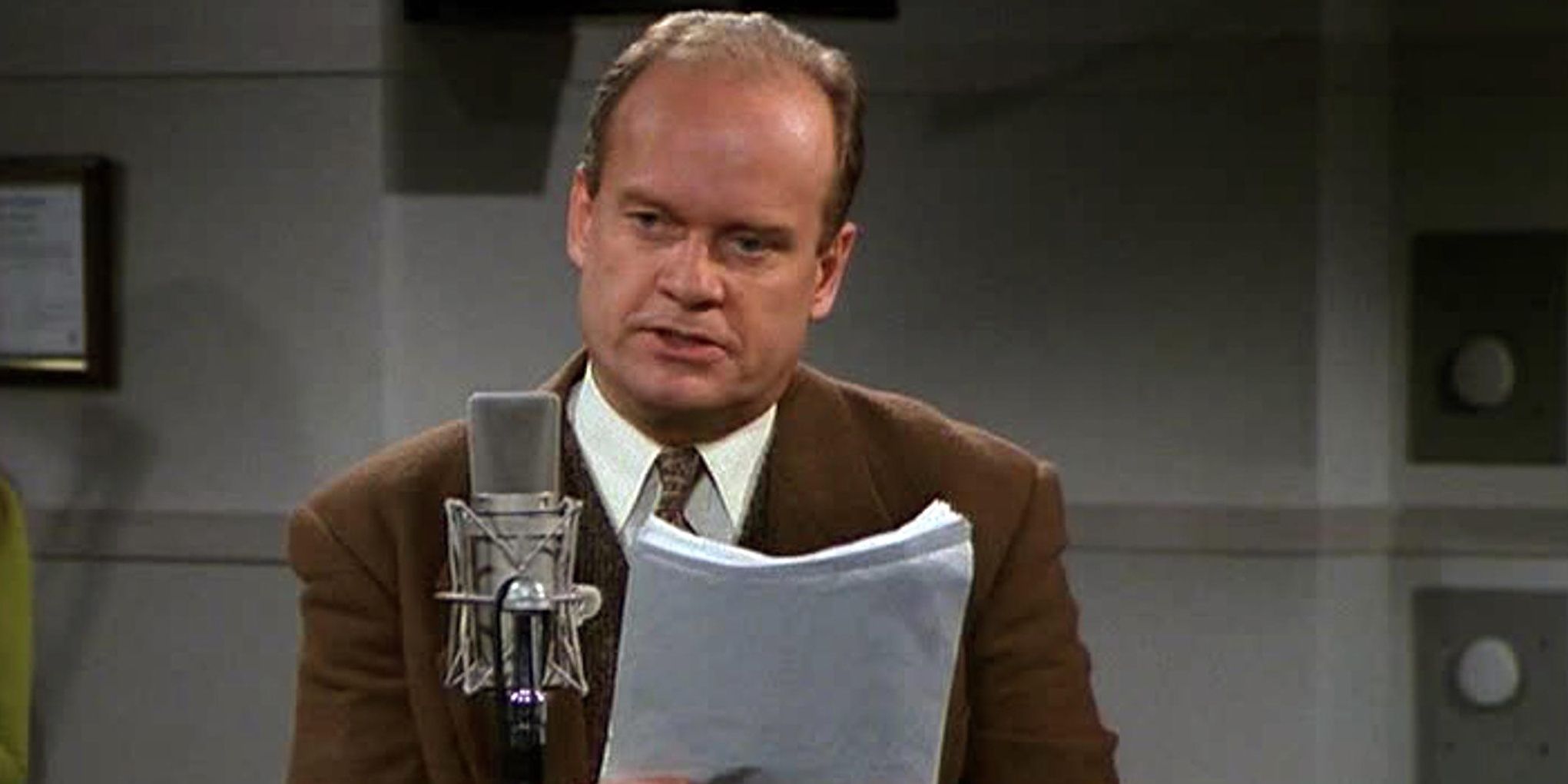 Frasier leyendo un guión sobre Frasier