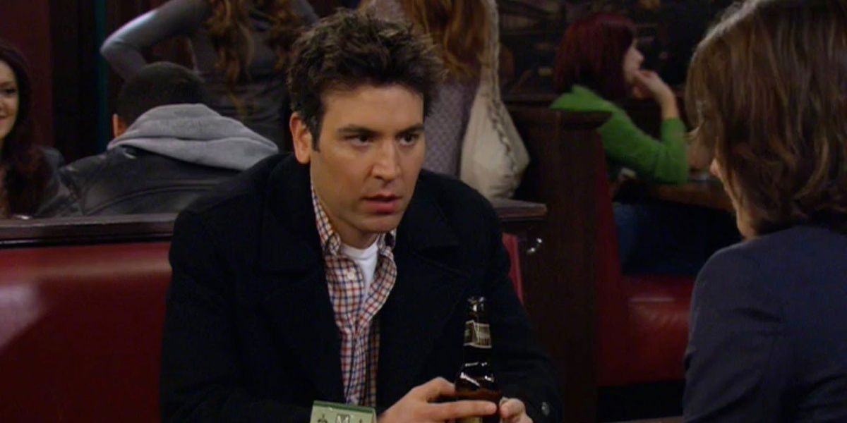 Ted sitting with Robin at the bar on How I Met Your Mother