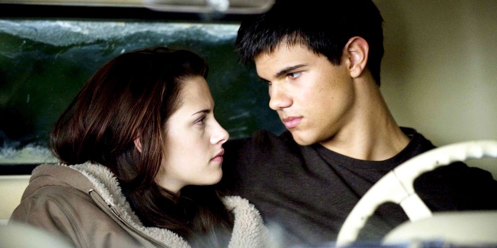 Bella and Jacob in Twilight New Moon