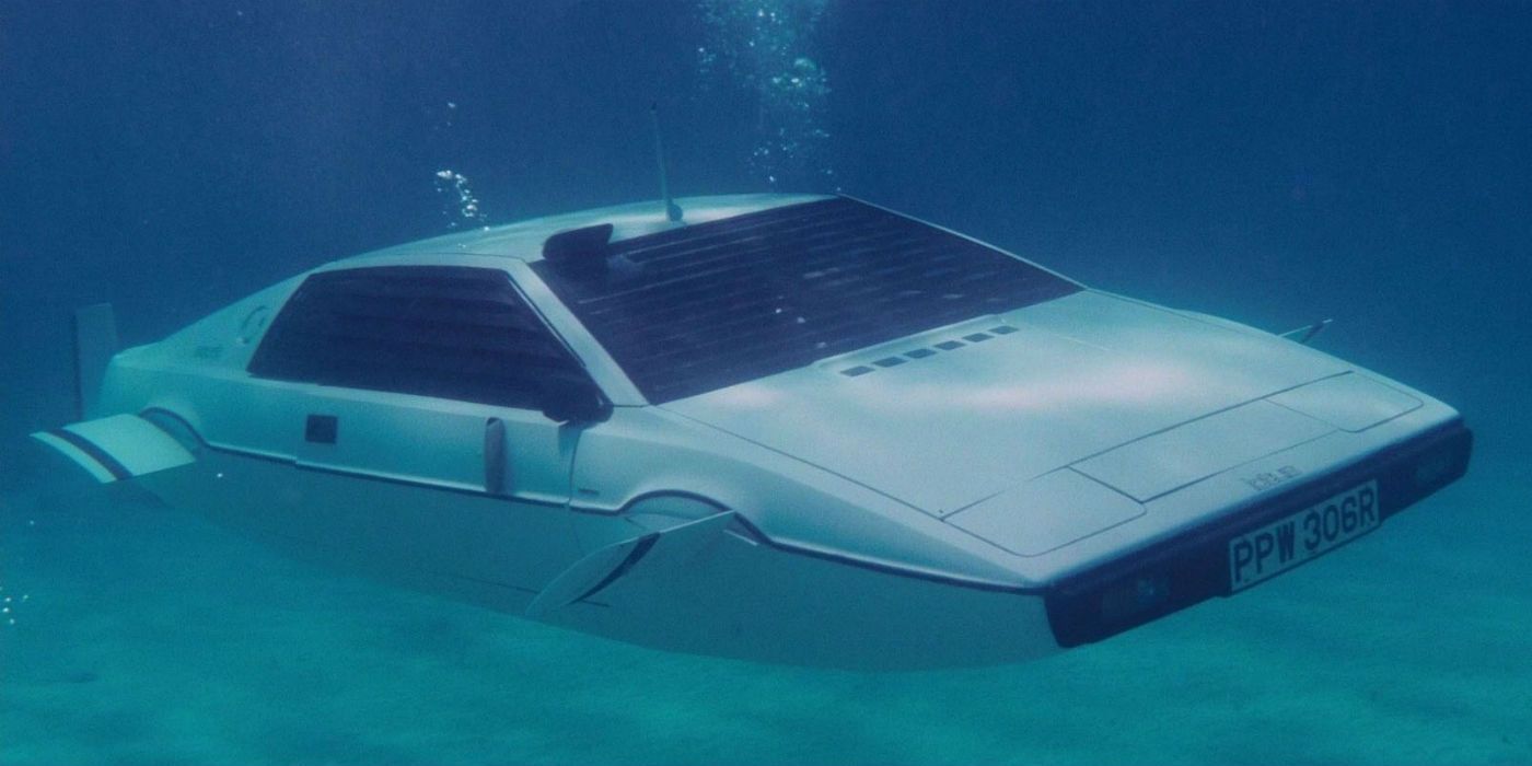 Bond flees from Jaws in The Spy Who Loved Me using his 1976 Lotus Esprit S1