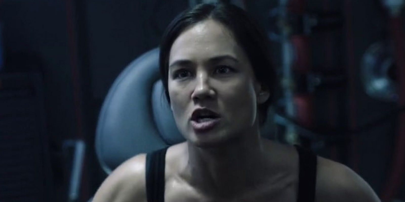 Clarissa speaks to someone angrily in The Expanse.