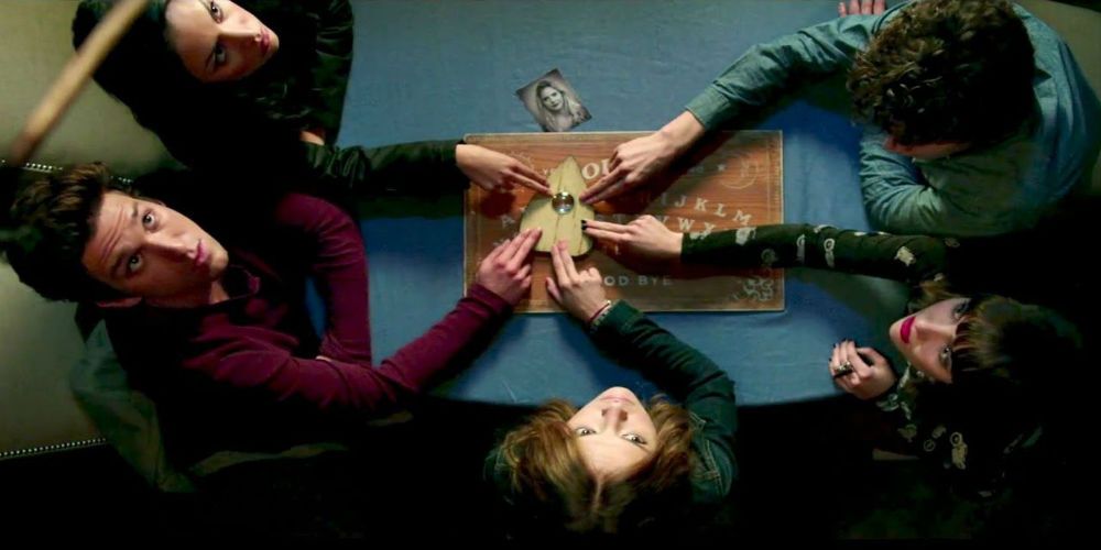 A still from Ouija (2014)