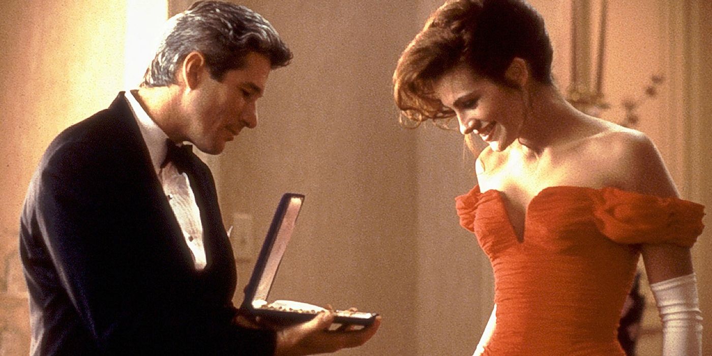 Edward presents Vivian with the necklace in Pretty Woman (1990)