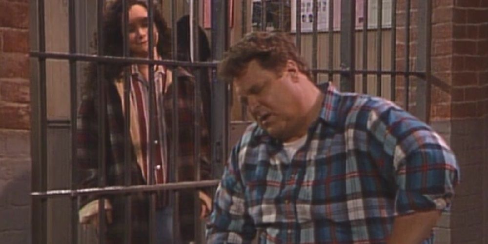 Dan in jail with Darlene looking in on Roseanne