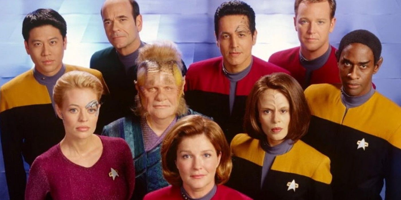 The cast of the television series Star Trek Voyager.