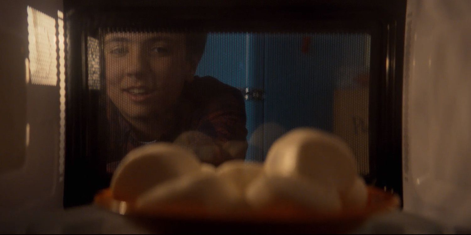 Mike melting marshmallows in the microwave in Stargirl