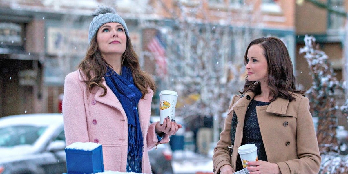 gilmore girls rory lorelai in stars hollow in a year in the life netflix revival