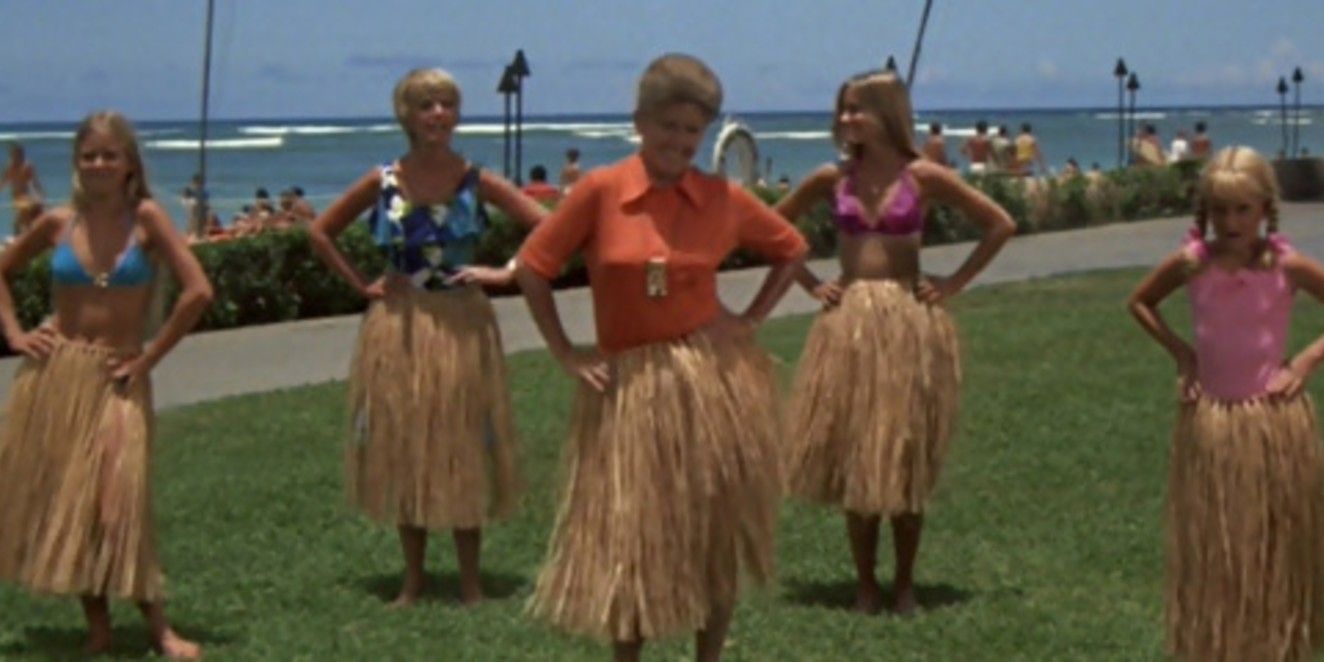 The Brady Bunch Hula Dancing in Hawaii Bound