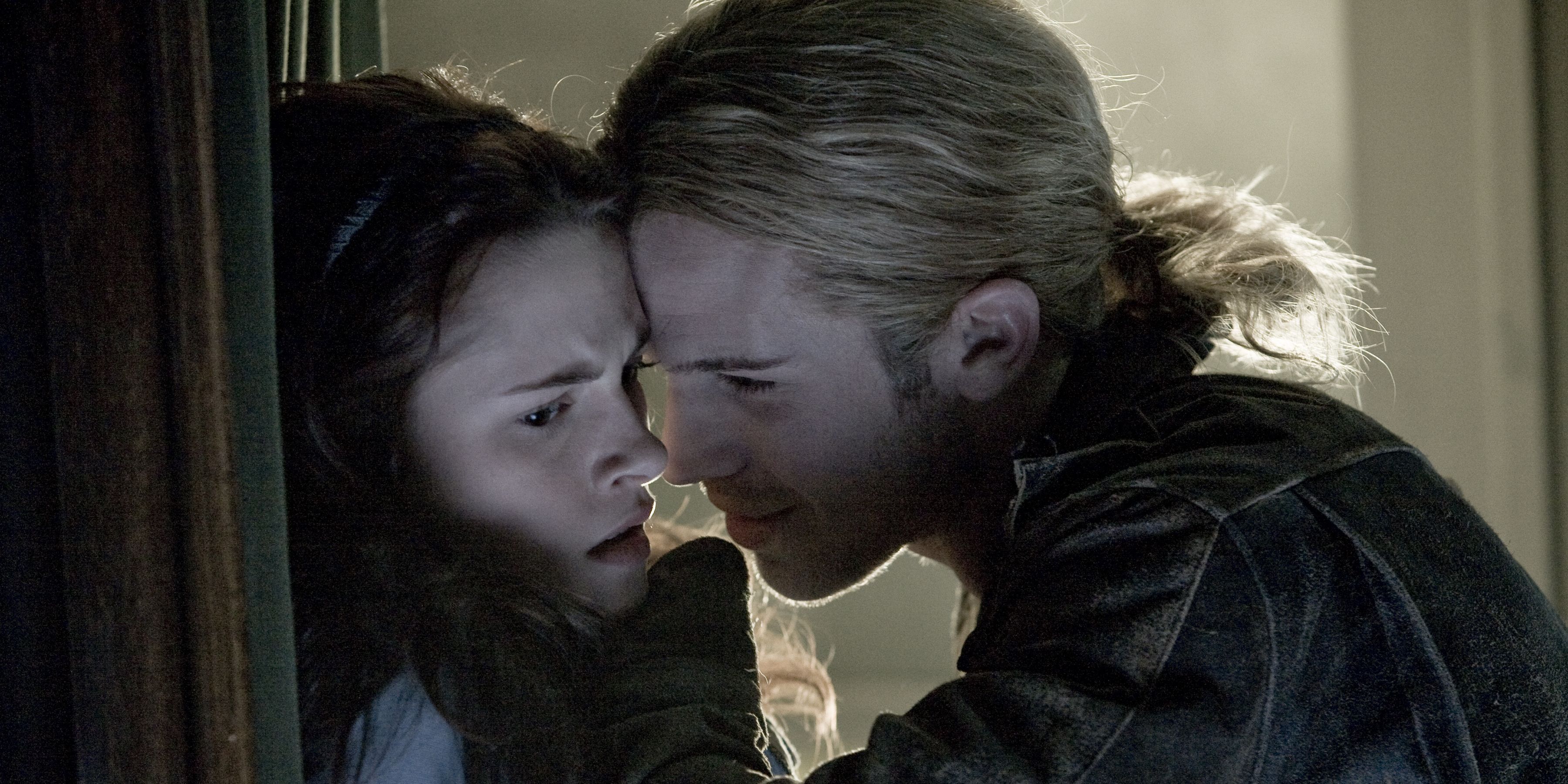 James terrorizes Bella in Twilight.