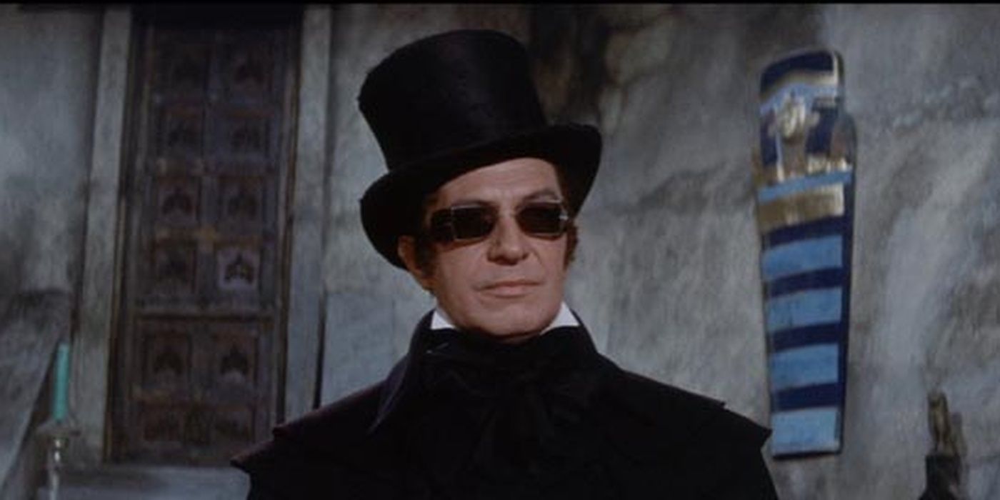 Vincent Price wears dark glasses in Tomb of Ligeia
