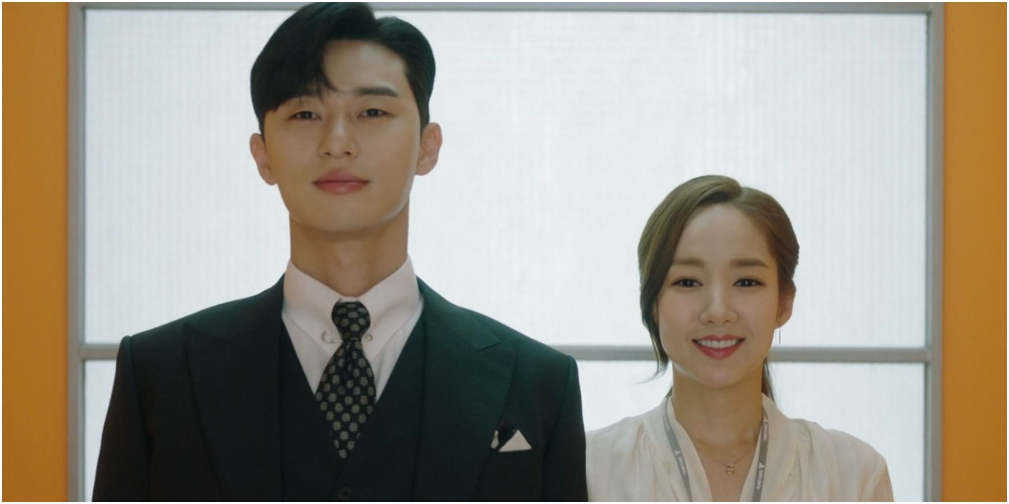 Park Seo-joon e Park Min-young sorrindo em O que há de errado com a secretária Kim