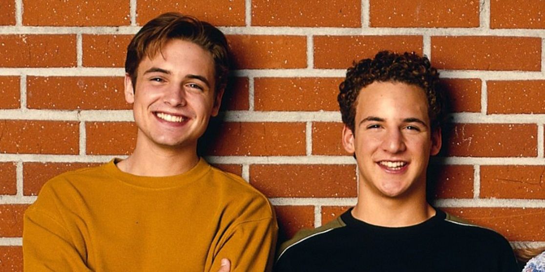 Eric and Cory smiling in Boy Meets World