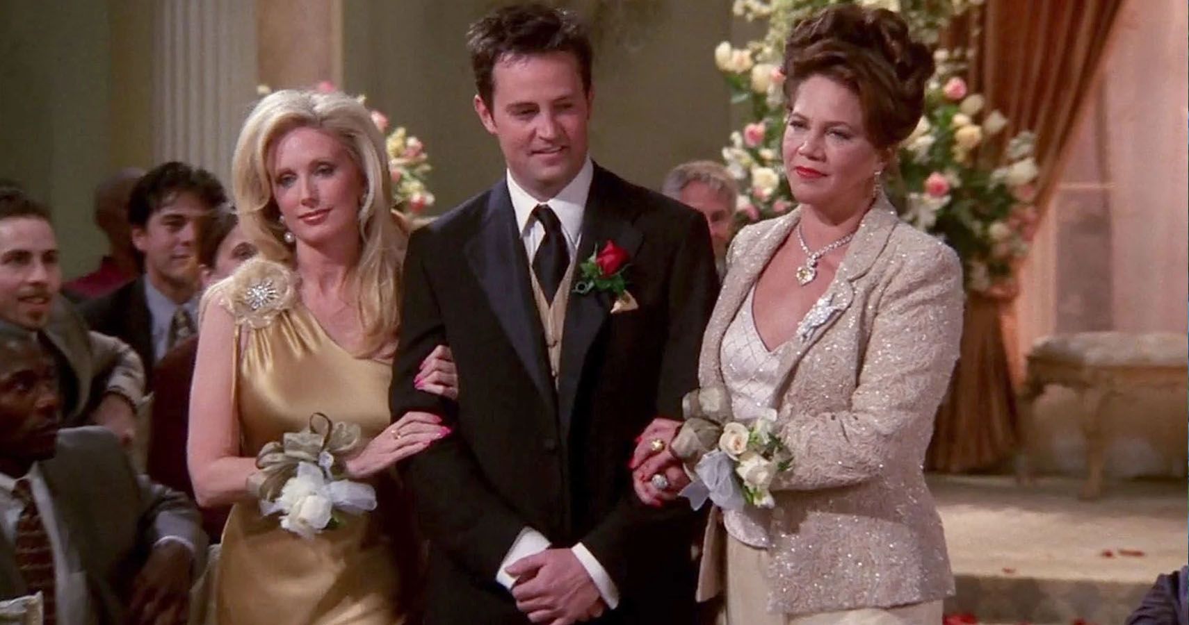 Friends: 10 Jokes From Season 7 That Aged Poorly