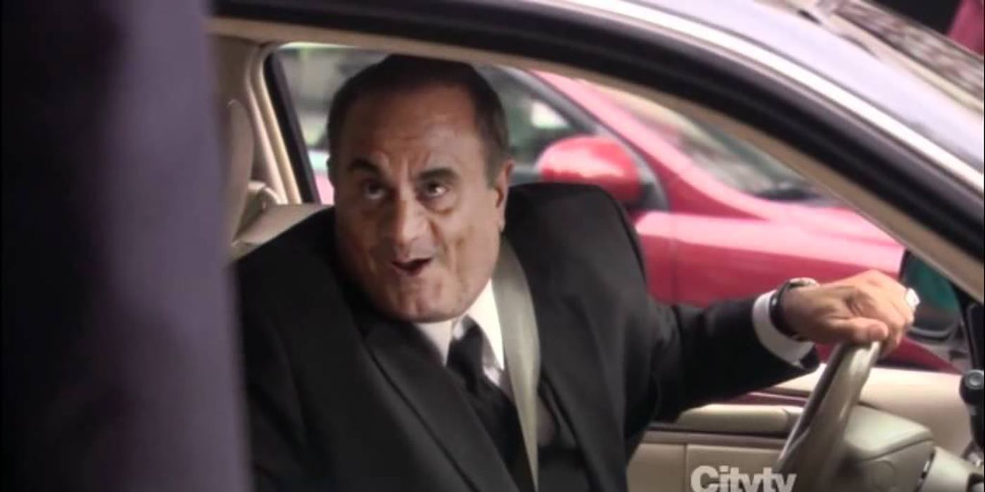 Himym Ranjit saying hello on How I Met Your Mother.