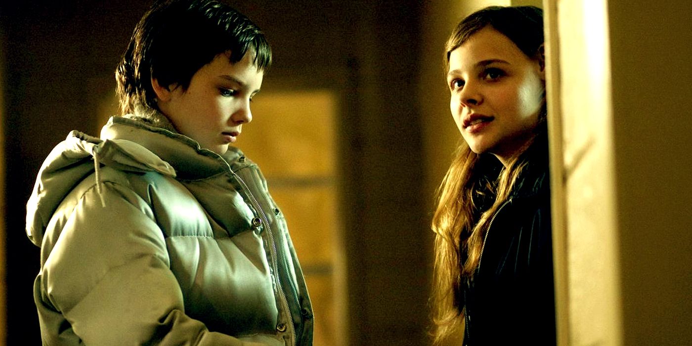 Still from Let Me In, featuring Kodi Smit Mcphee and Chloe Grace Moretz