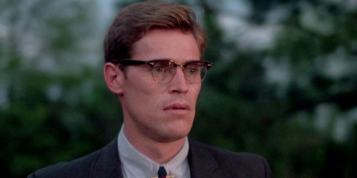 Agent Alan Ward looking serious in Mississippi Burning.