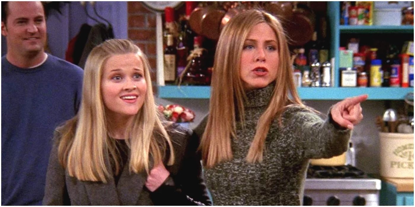 Rachel and Jill standing in the apartment in Friends