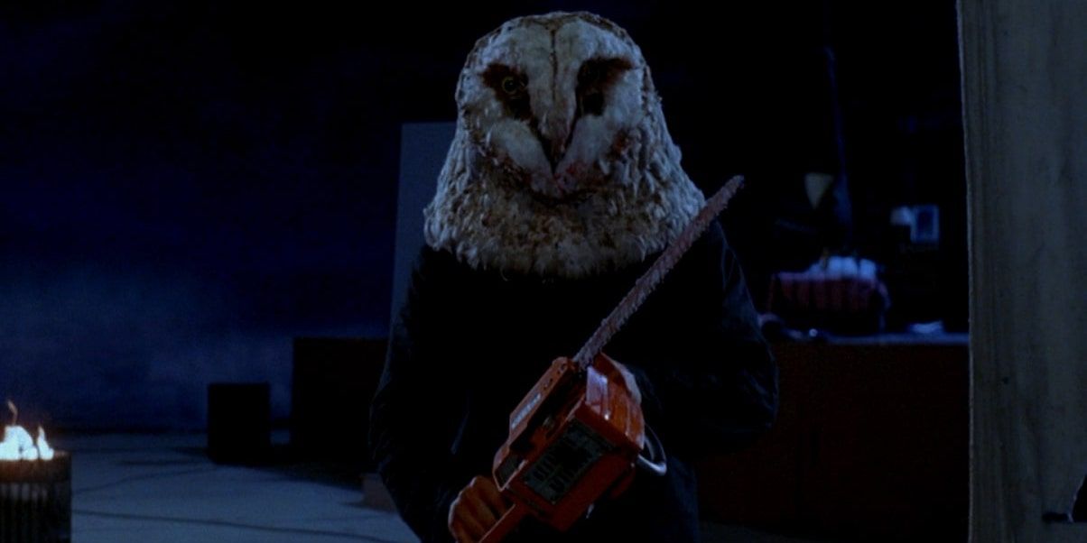Owl Killer holding a chainsaw in Stagefright movie