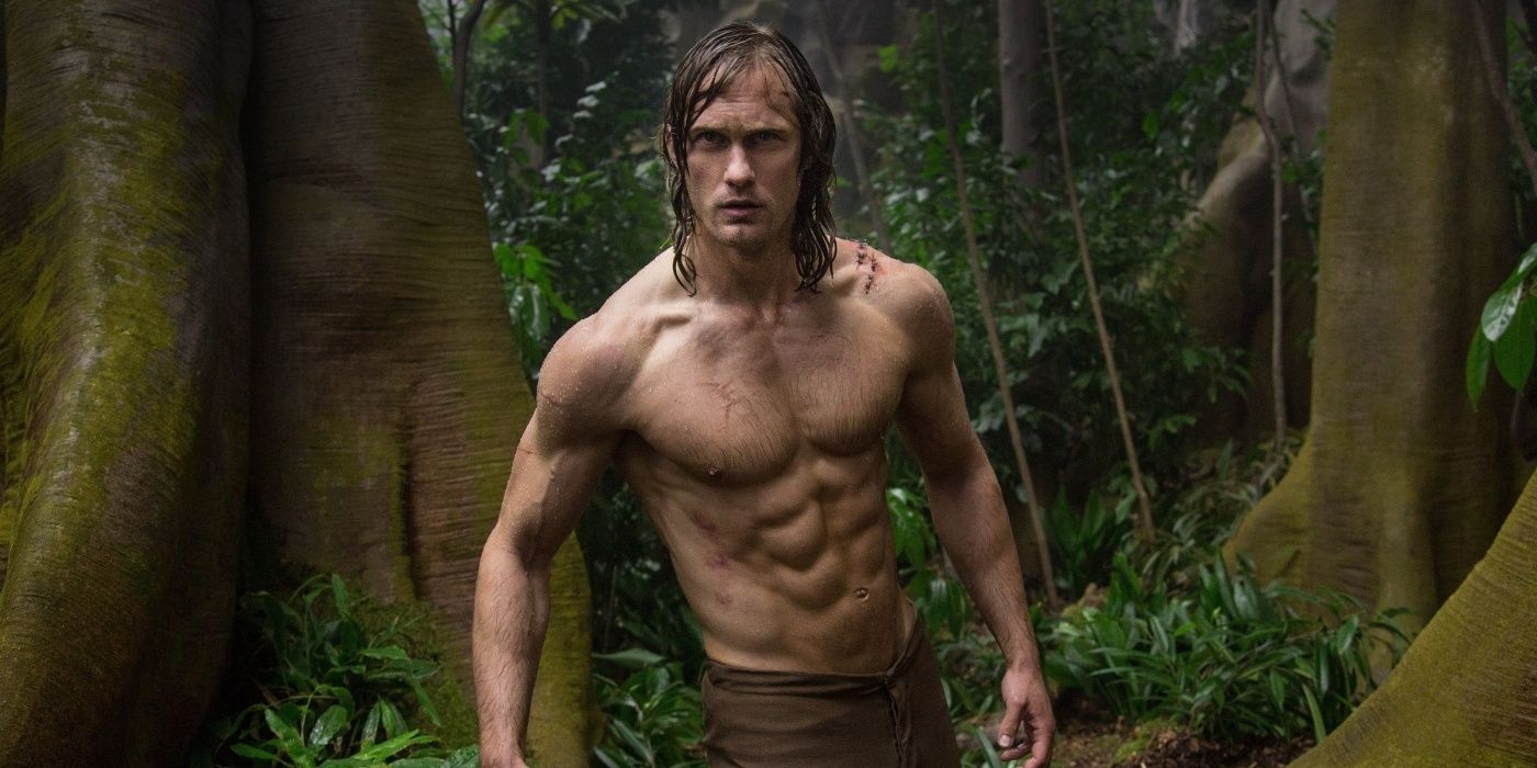 Tarzan standing on the jungle in The Legend of Tarzan.