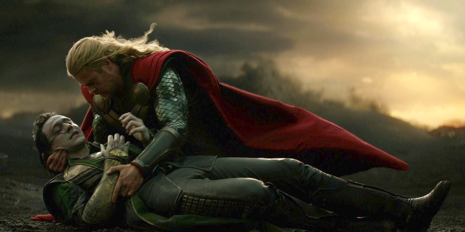 thor holds Loki's body in The Dark World