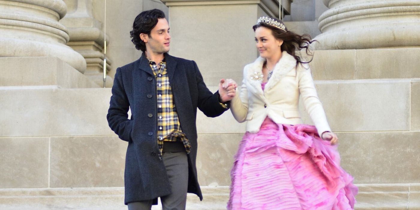 Dan and Blair holding hands outside on Gossip Girl