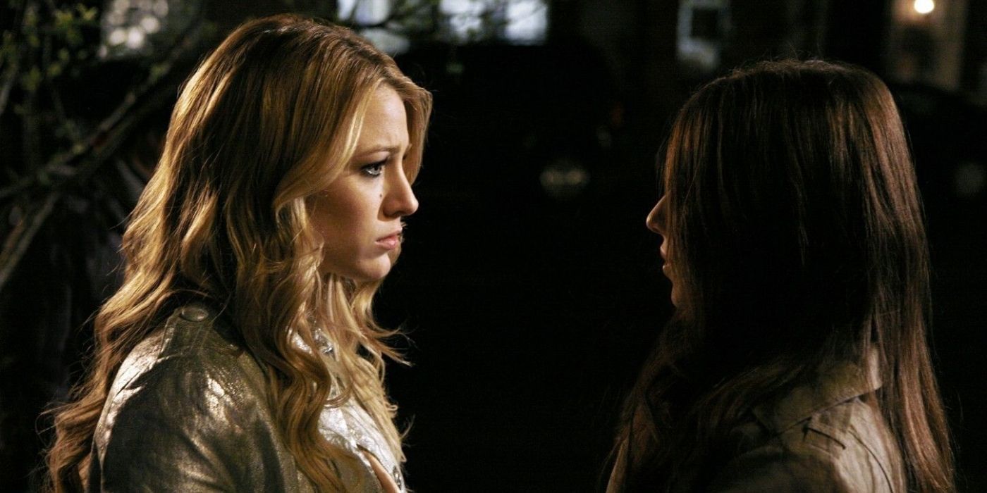 Serena and Georgina stare at each other in Gossip Girl.