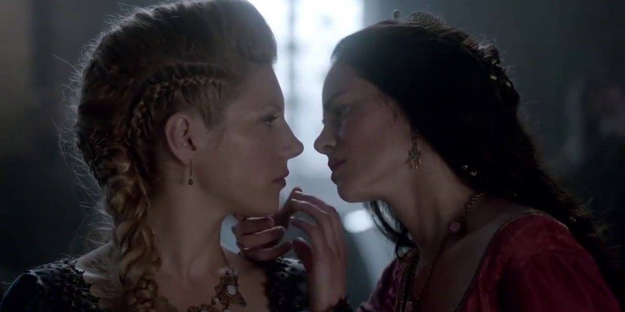 Ragnar's ex-wife Lagertha confesses her love to Astrid