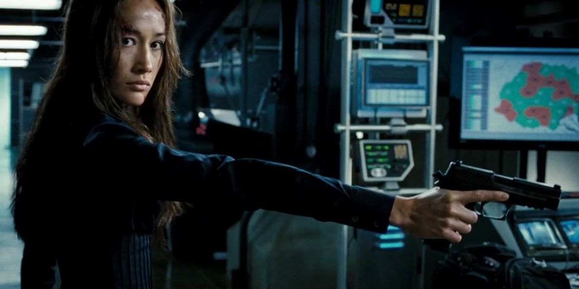 Bruce Willis hits Maggie Q with car Cropped (1)