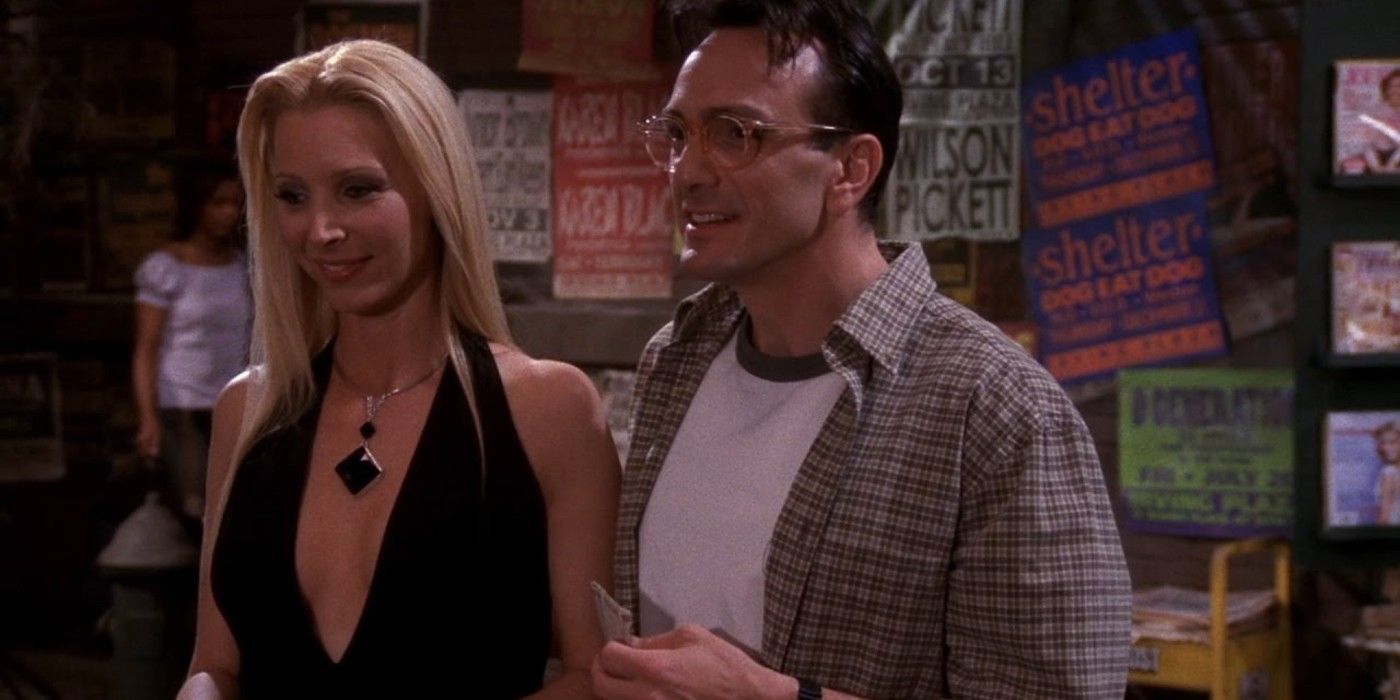 David and Phoebe smile in Friends