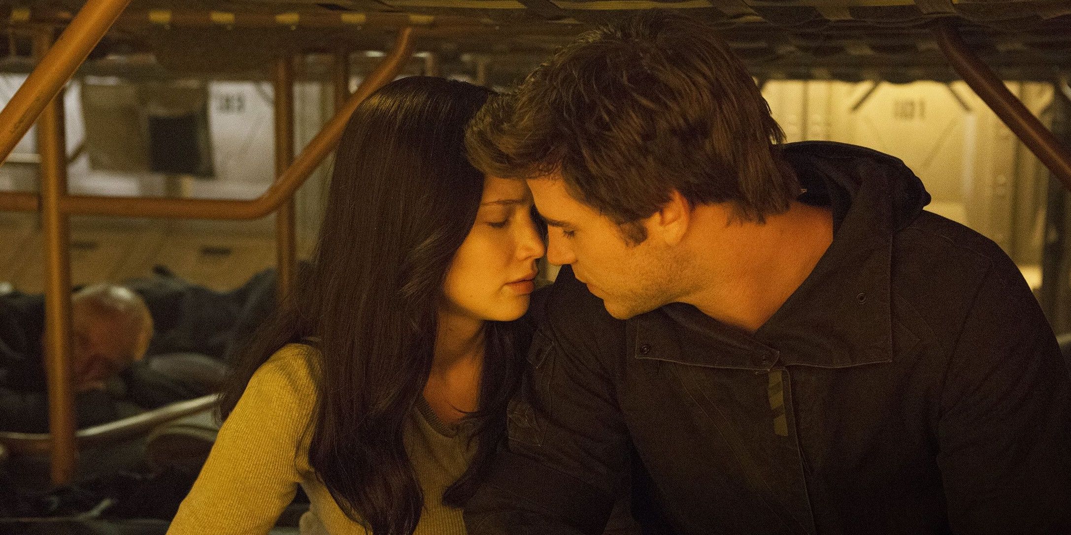 Gale and Katniss about to kiss in The Hunger Games